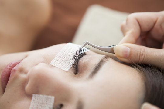 【大阪市・東大阪】オープニングスタッフ募集☆アイリスト！美容師免許必須！